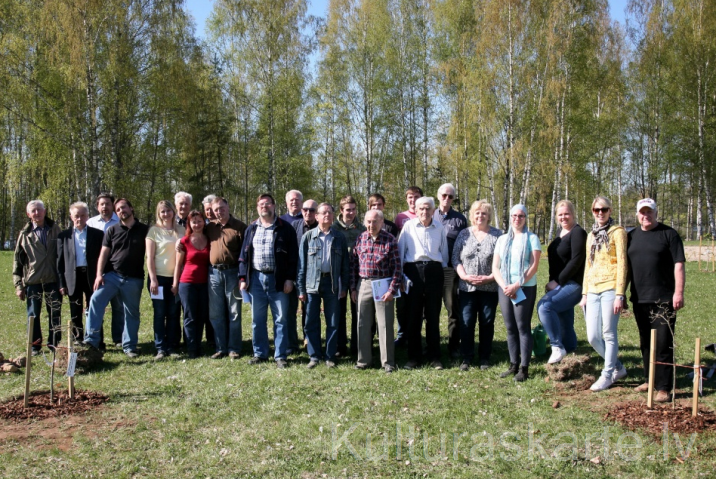 Vīru koris "Tēvzeme" un jauktais koris "Skaņupe"